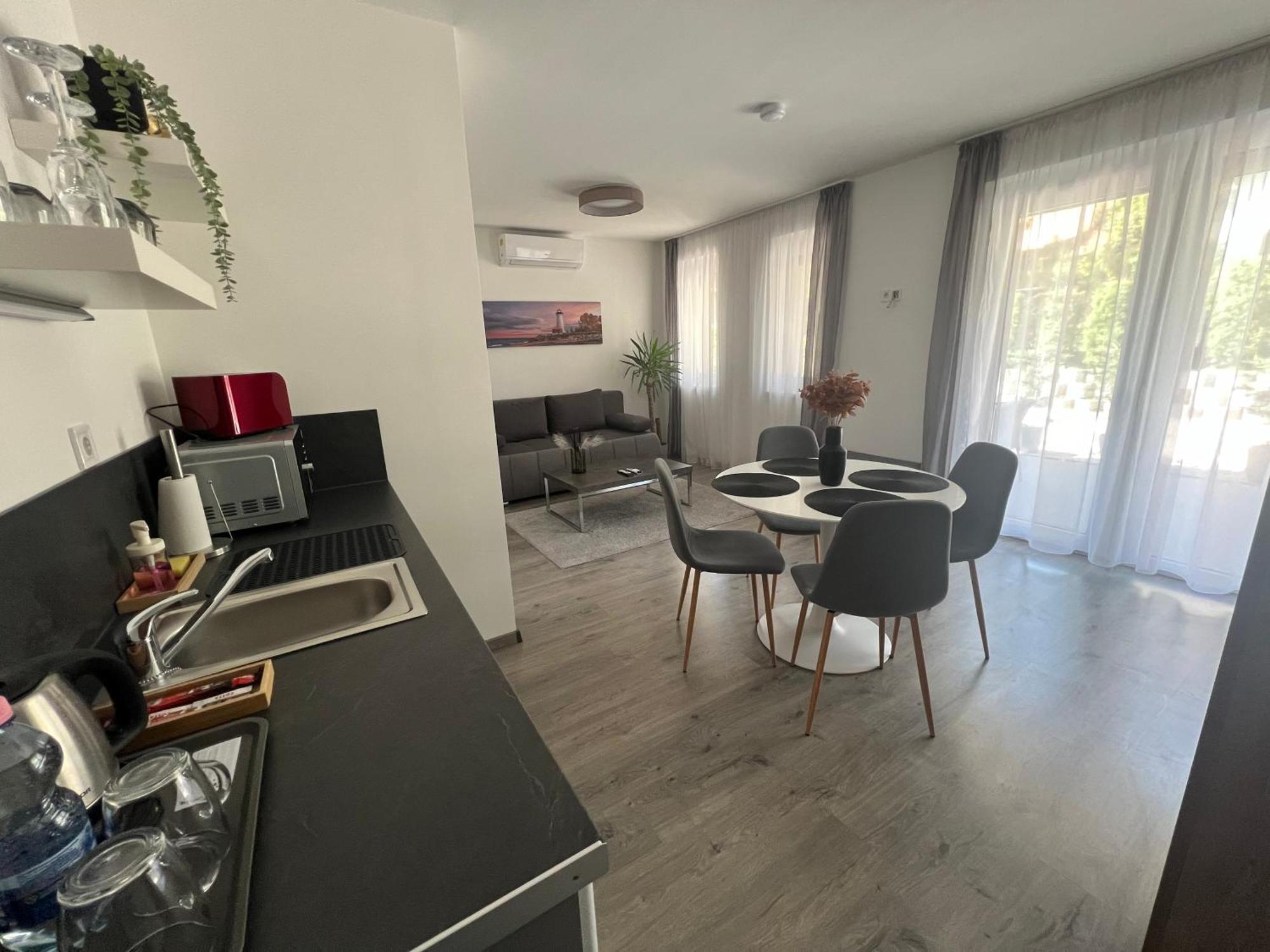 Sophia Apartman Goedoello Екстериор снимка